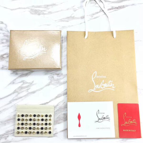 2016年春夏モデル入荷です クリスチャン ルブタン コピー Christian Louboutin*Kios Spikes カードケース Ivory